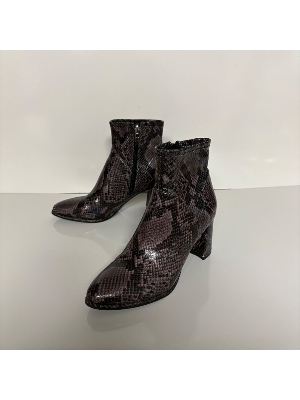 Marc Fisher Snake Print Ankle Boots Womens Size 8M Block Heel Zipper Closure
